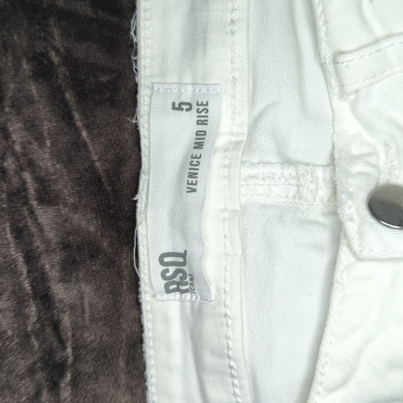 RSQ Vincent Mid Rise Shorts - Picture 2 of 4
